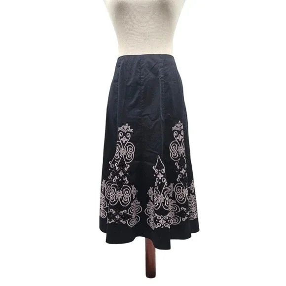 Sunny Leigh Full Midi Skirt Black With Embroidered‎ Light Pink Design Size 8 - Picture 3 of 10